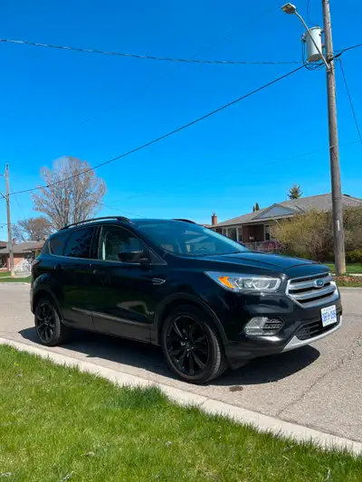 PRIVATE SALE - FORD ESCAPE 2017 SE CLEAN TITLE, LEGALLY IMPORTED FROM UTAH IN NOVEMBER 2022 2.0L ECO...