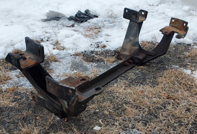 Western Unimount plow bracket- off 05 Ford superduty in Auto Body Parts in Sudbury