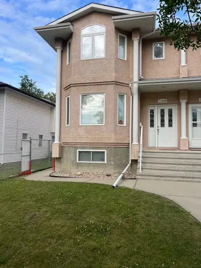 Looking for adults only or students. No smoking or pets. Street parking only. Close to U of A, Nait...