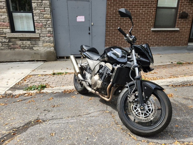 Moto Kawasaki Z750 dans Routières  à Ville de Montréal - Image 3