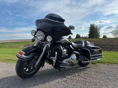 2006 Harley Davidson Electra Glide Ultra Classic Great Shape, Low Mileage Come with 2 seats - dress...