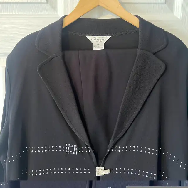 Exclusively Misook Women's Pant Suit! in Women's - Other in Calgary - Image 3