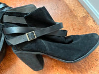 Ladies size 9 suede buckle ankle boots
