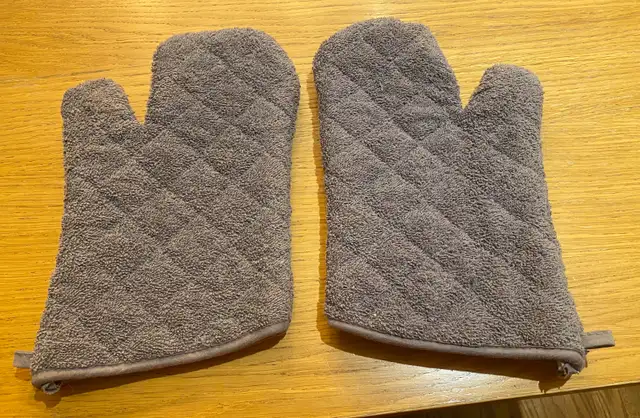 DII Cotton Terry Oven Mitts (Grey) in Kitchen & Dining Wares in City of Toronto - Image 2