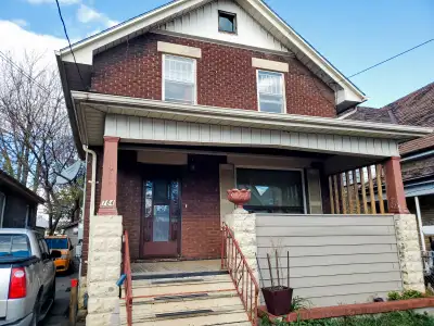 Large room for rent suitable for two to share