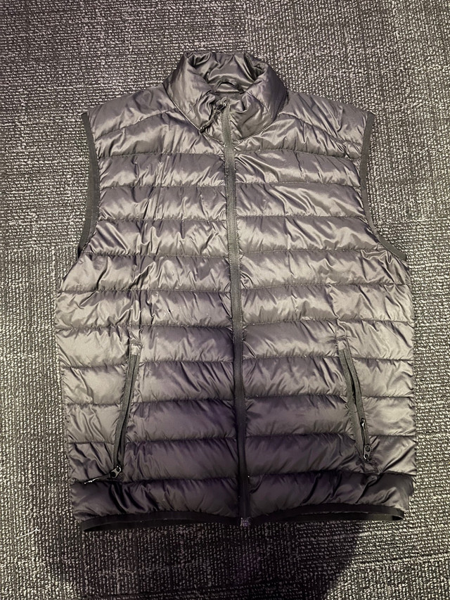 Puffer vest in Men's in UBC - Image 2