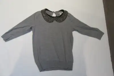 Chandail , Veste,T-Shirt (Small, Medium), View more