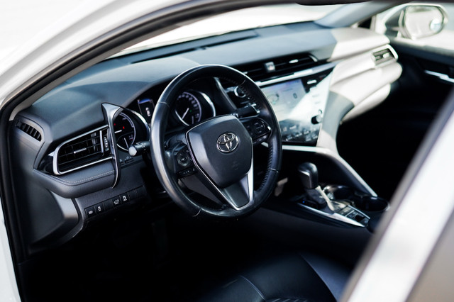 2020 Camry SE Hybrid | Financing available | in Cars & Trucks in Mississauga / Peel Region - Image 4