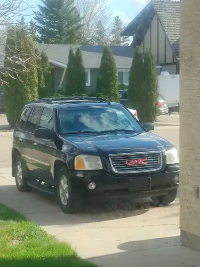 They don't build them like this anymore. 2007 GMC Envoy SLT .5 pass.4.2 6 cylinder engine fully load...
