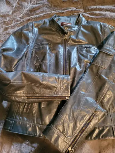 Veste cuir femme Danier bleu acier grandeur XS, View more