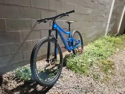 2019 giant trance 2...full suspension fox...has some scratches but rides great....pm for any questio...