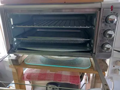 four Black & Decker toaster oven convection TO3265XSSC 22" large, View more