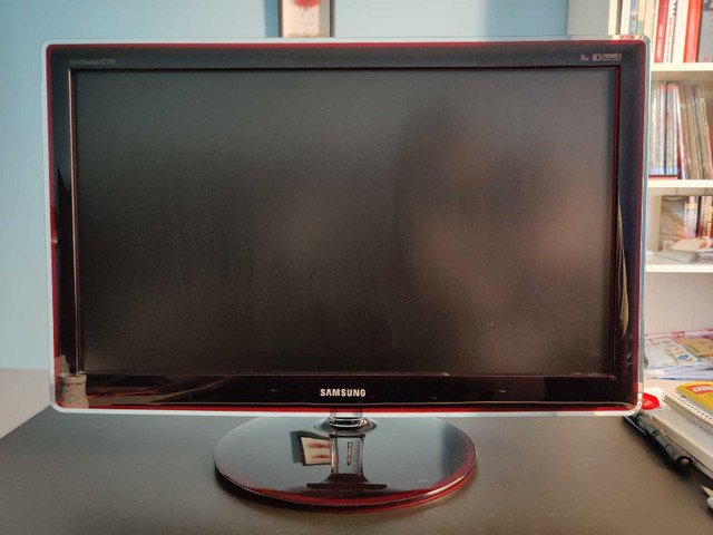 Samsung SyncMaster P2770 monitor in Monitors in City of Toronto