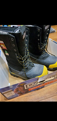 Mens Size 8 Dakota steel toe boots