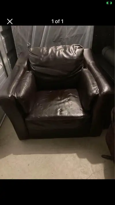 FREE Single Sofa Chair (faux leather)