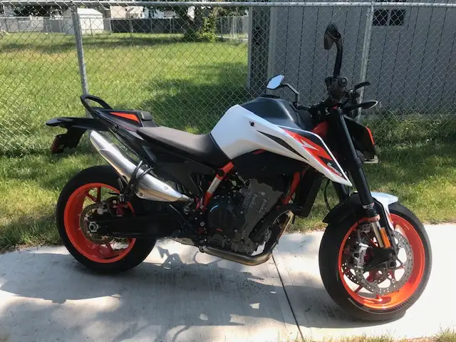 2021 KTM DUKE 890R in Street, Cruisers & Choppers in Edmonton - Image 3