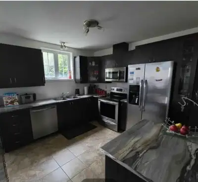 Magnifique condo disponible   $1750