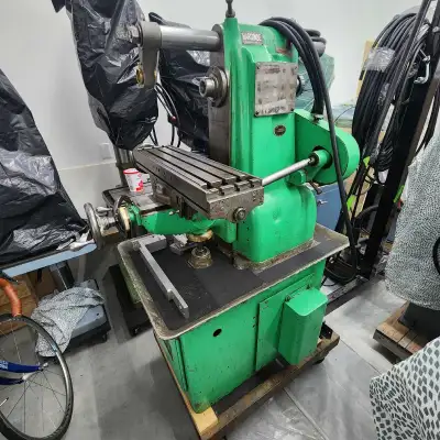 For sale is a Hardinge Milling Machine. Set up as a horizontal machine, but also have the rare verti...