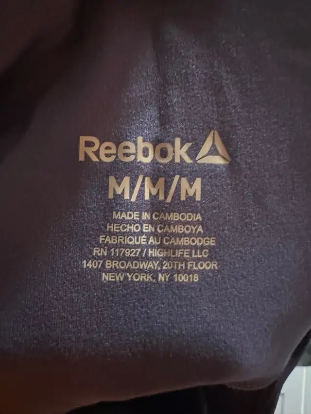 Women’s Medium Reebok Shorts in Women's - Bottoms in Mississauga / Peel Region - Image 4