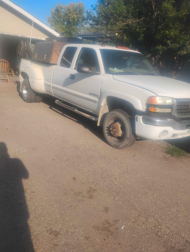 2003 GMC Sierra 3500 in Cars & Trucks in Calgary