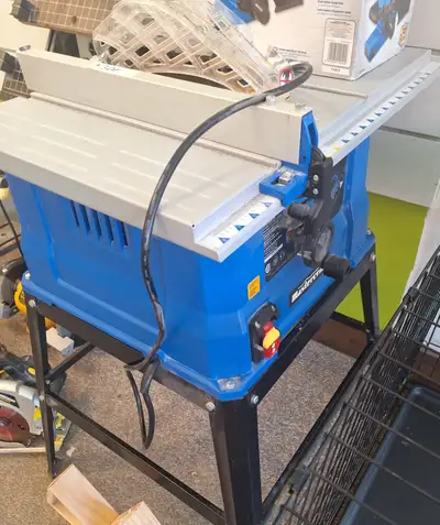 Mastercraft table saw. Barely used, comes with instructions, and all the bits and pieces it had in t...
