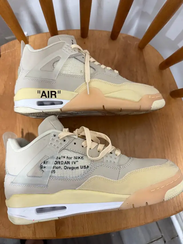 Nike Air Jordan 4 Off-White US” 8.5” size in Men's Shoes in Mississauga / Peel Region - Image 4