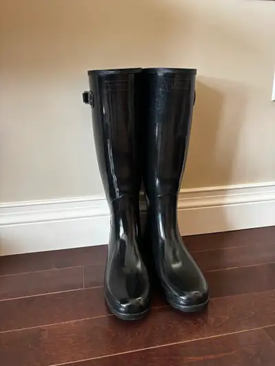 Tall Hunter Boots, glossy black. Worn only a handful of times. European 42/Women’s 10.