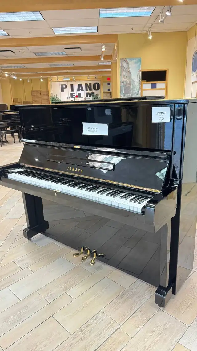 Yamaha Piano in Pianos & Keyboards in Longueuil / South Shore - Image 5