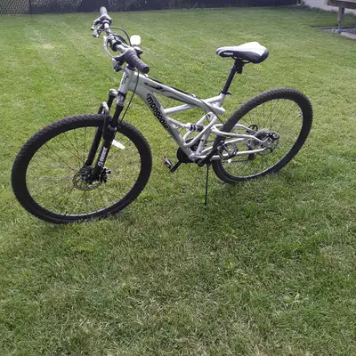 vends velo, View more