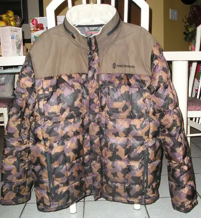 Men's camouflage puffer jacket coat - Large, View more