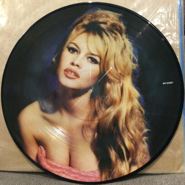 Brigitte Bardot -PICTURE DISC Vinyl Record pressed 1984 Denmark in Arts & Collectibles in Oshawa / Durham Region - Image 2