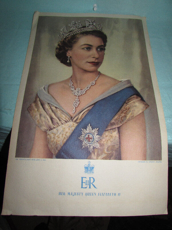 VINTAGE ROYAL FAMILY COLLECTIBLES * TRAY * RECORD * VIEWMASTER in Arts & Collectibles in North Bay - Image 4