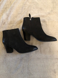 WOMEN’S BRUSHED LEATHER BOOTIE - FRANCO SARTO ( NEW) -SIZE 10