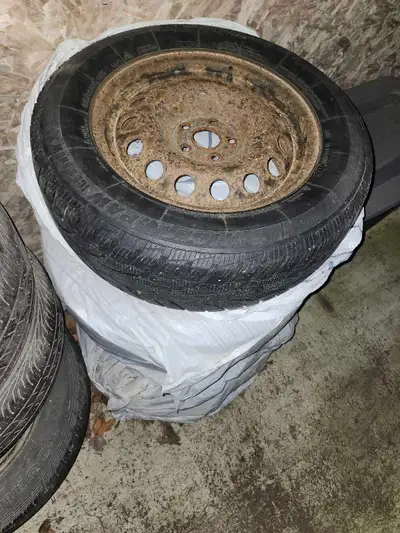 4 Winter Tires 215/65R16