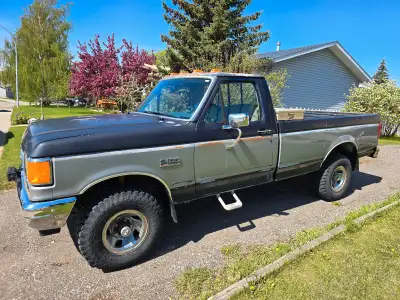 1988 Ford F150 XLT Lariat . 5.0L 302 EFI V8 4x4 Automatic Transmission Front locking hubs. 165xxxKM...