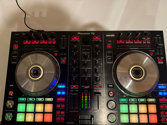 PERFECT CONDITION DDJ SR2 WITH EXTENDED WARRANTY in Performance & DJ Equipment in Markham / York Region - Image 2