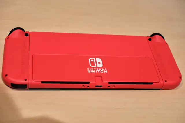 Nintendo Switch Oled (extra controller, 512gb sd card) in Nintendo Switch in Longueuil / South Shore - Image 7