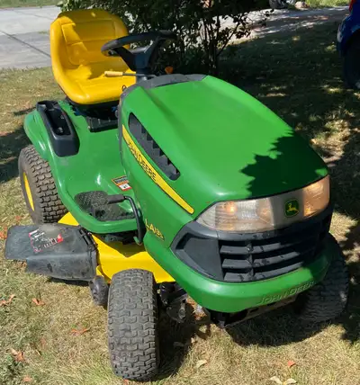 John Deere LA135 22HP Vtwin 42 Inch Deck Riding Lawn Mower, View more