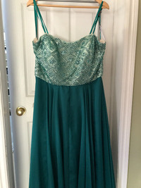 Emerald Green prom dress size 16