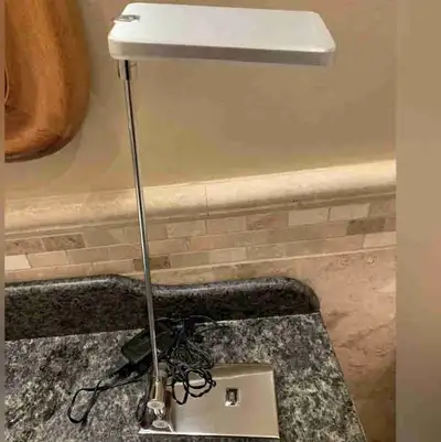 Portable Luminaire Sleek Desk Lamp, View more