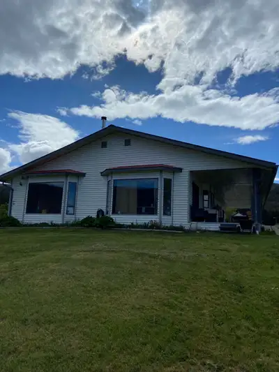 House for rent in rural farm setting 20 minutes west of Merritt BC Four bedroom three bath Furnace a...