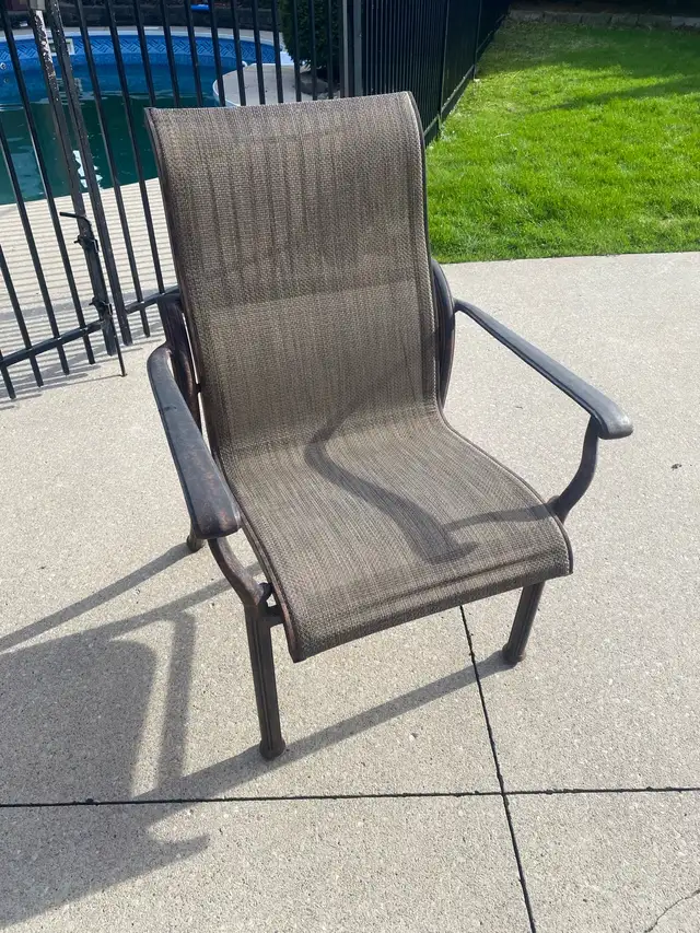 Patio Dining Chairs in Chairs & Recliners in Markham / York Region - Image 4