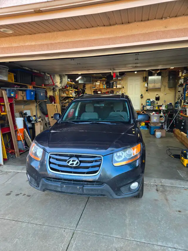 2010 Hyundai Santa Fe V6 – MECHANIC SPECIAL / NEEDS WORK