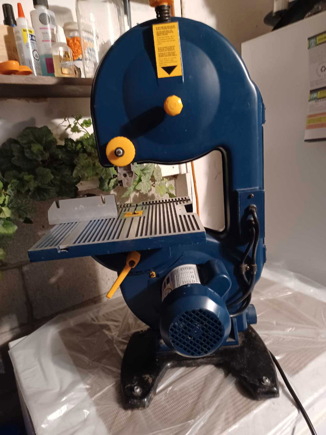 7 1/2 " Bandsaw in Power Tools in North Bay - Image 4