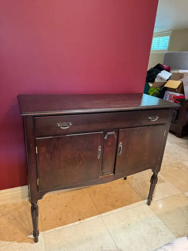 Vintage Wooden Hutch and Sideboard in Hutches & Display Cabinets in City of Toronto - Image 4