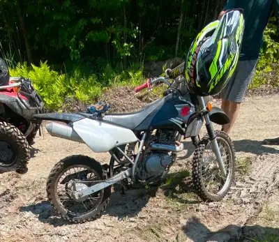 DRZ 125L 2007 ✅ Changement d’huile tout juste fait ✅ Bougie d’allumage neuve ✅ Exhaust FMF (bossé) ❗...