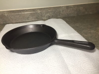 Vintage Unmarked Cast Iron Pan with Heat Ring