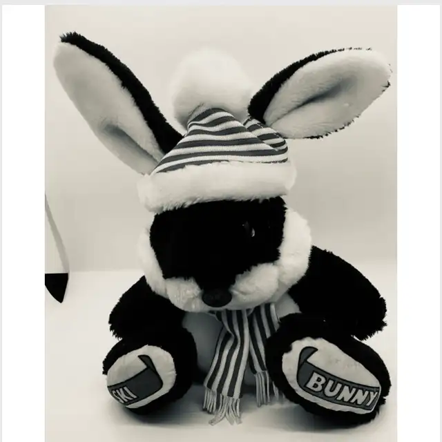 Vintage 89's Vail Ski Bunny Plush Black & White in Toys & Games in Ottawa - Image 2