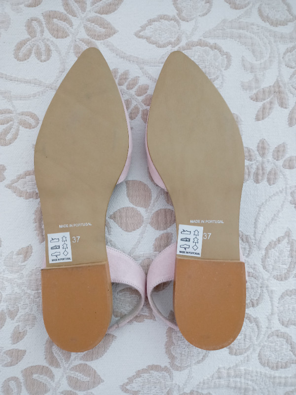 Chaussures neuves en suède et cuir intérieur taille 37 dans Femmes - Chaussures  à Longueuil/Rive Sud - Image 3