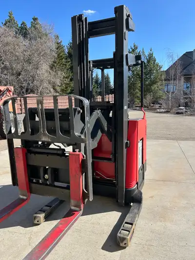 Raymond Reach Truck Model 750-DR32TT, View more